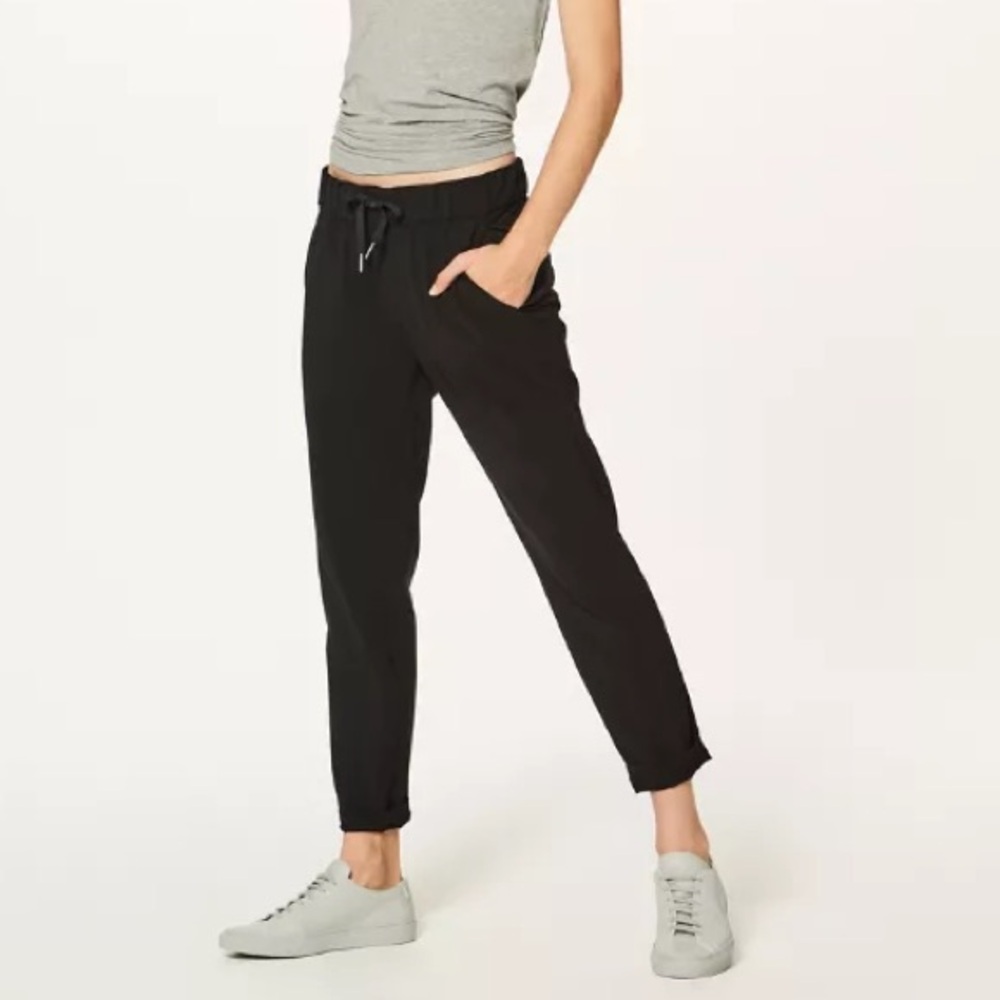 🍋 LULULEMON Black On the Fly Pants Size 8